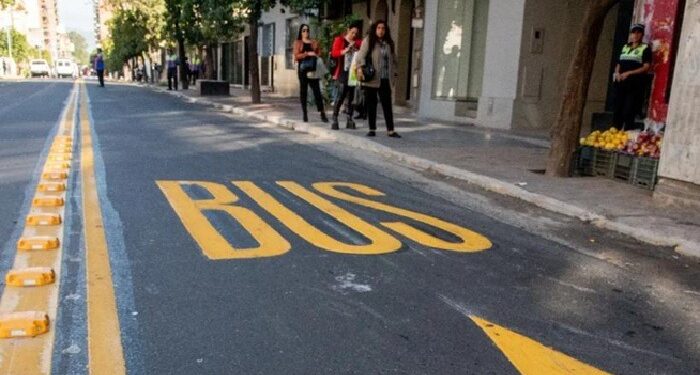 Colectivos en crisis: el Municipio y AETAT avanzan en cambios de recorridos y nuevos fondos para sostener el servicio