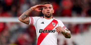 Otamendi llegó al Monumental y firmará contrato con River hasta 2027