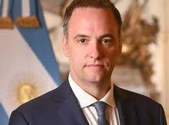 Terremoto político: renunció Manuel Adorni a la Jefatura de Gabinete cercado por la Justicia y el Congreso