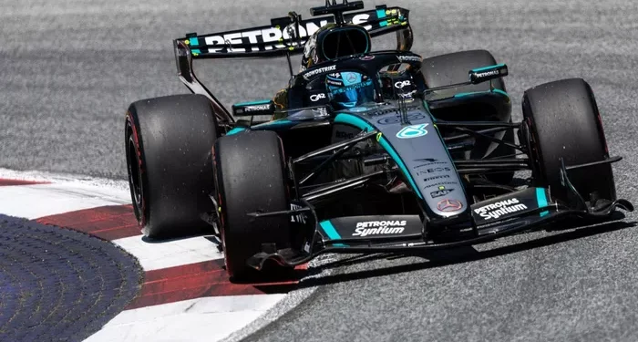 Giro dramático en Spielberg: Russell se queda con la pole en Austria tras el caos de Verstappen; Colapinto y Pérez, complicados