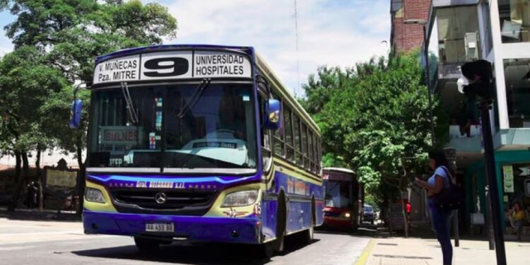 UTA aceptó la propuesta empresarial y se desactivó la amenaza de paro de colectivos