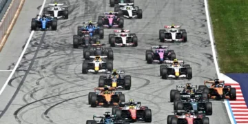 Batalla brutal en el Red Bull Ring: Russell resistió a Verstappen y Antonelli en un cierre electrizante