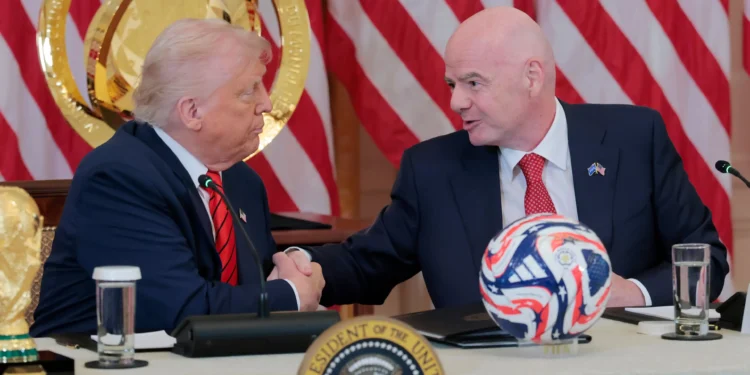 Infantino defendió la quita de la sanción a Balogun y negó haber intervenido tras hablar con Trump