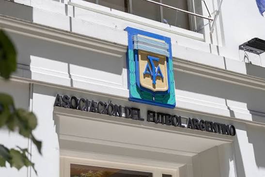 La AFA desmintió citaciones de la Justicia de Estados Unidos a sus autoridades e incautación de dispositivos