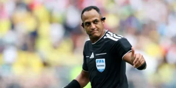 La FIFA designó al estadounidense Ismail Elfath para dirigir la semifinal entre Argentina e Inglaterra en el Mundial 2026