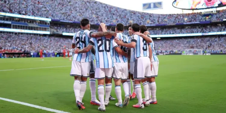 Sufrida clasificación en el alargue: Argentina venció a Suiza con goles de Julián Álvarez y Lautaro Martínez para meterse en la próxima ronda del Mundial 2026