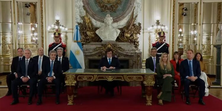 En cadena nacional, Javier Milei anunció una profunda reforma del Banco Central y el envío de un paquete de leyes de disciplina fiscal