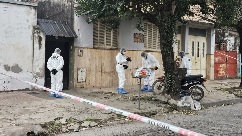 Giro criminal en Tucumán: Investigan como homicidio el supuesto choque de un motociclista contra un árbol