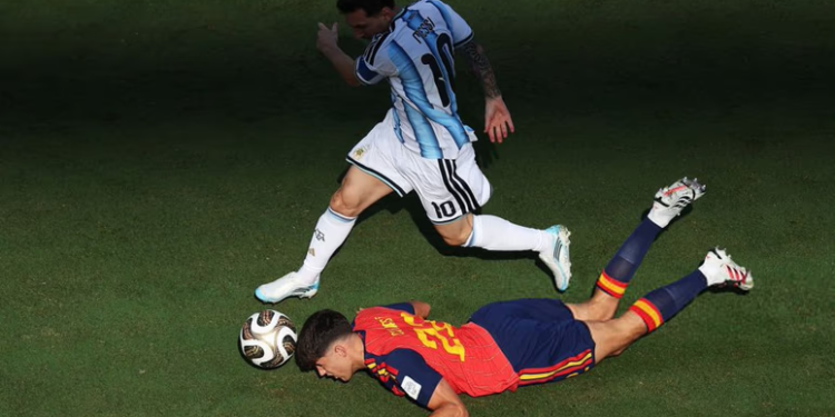 España se impuso ante Argentina en el alargue y se coronó campeona del mundo en una noche de emociones en Nueva York