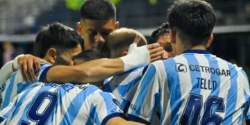 Goleada y pasaje a octavos: Racing arrancó el ciclo de Juan Pablo Vojvoda con un sólido triunfo ante Defensa y Justicia