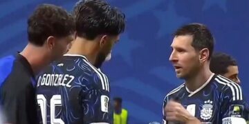 Las risas de la Selección Argentina tras hallar las anotaciones secretas de Pickford en Atlanta