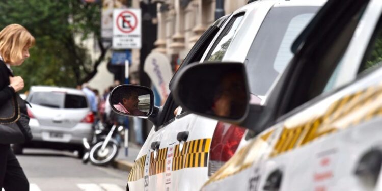 San Miguel de Tucumán: ya rige el nuevo cuadro tarifario para el servicio de taxis