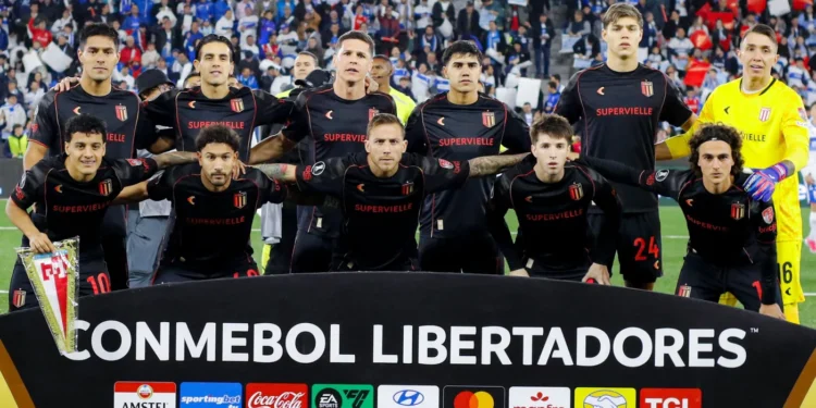 Goleada y clasificación: Estudiantes aplastó a Universidad Católica y sacó boleto a cuartos de final