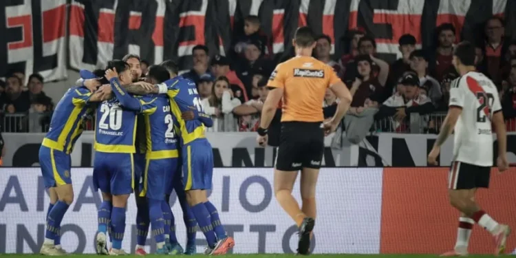 Rosario Central amargó a River en el Monumental y profundizará la crisis del equipo de Coudet