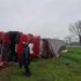 Un camión de gran porte volcó en la Autopista de Circunvalación a la altura del Cementerio del Ángel