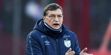 Falcioni explotó contra el arbitraje tras la caída de Atlético Tucumán ante el River de Ponzio
