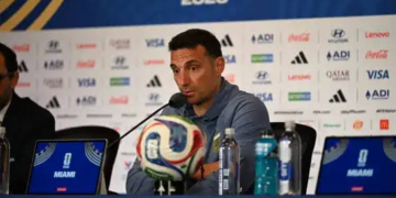 Lautaro Martínez y Julián Álvarez, juntos de arranque en la Selección para el regreso tras el Mundial