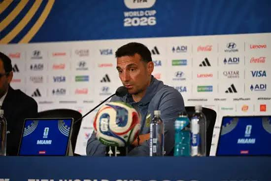 Lautaro Martínez y Julián Álvarez, juntos de arranque en la Selección para el regreso tras el Mundial