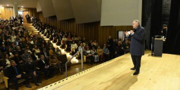La gestión educativa tucumana distinguió el compromiso de la docencia en la provincia