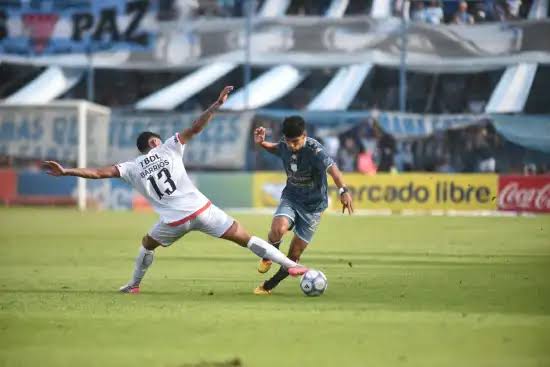 Barracas Central le dio el golpe final a Atlético Tucumán y se impuso 3-2 con un gol agónico